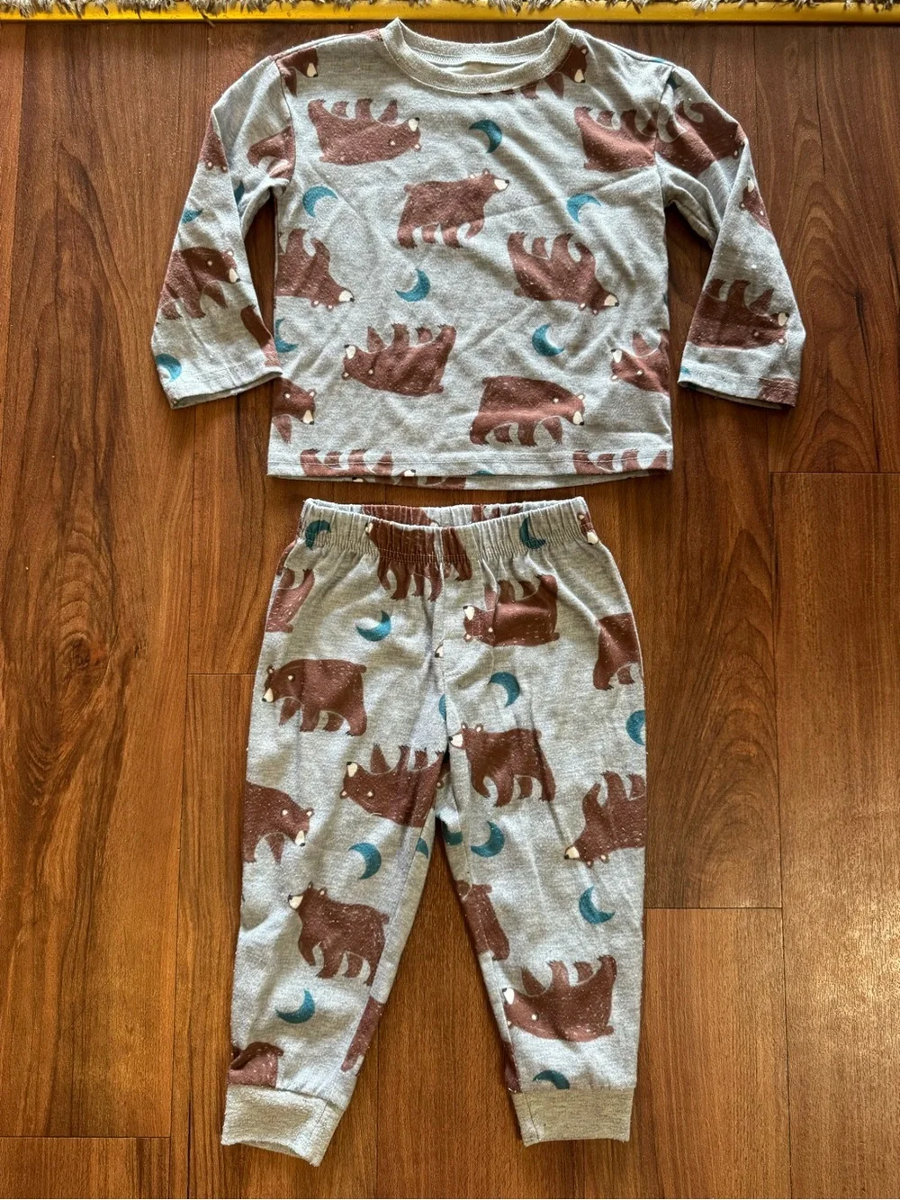 Carter’s PJ’s Beige Bear Print Set Cozy Sleepwear Size 3T